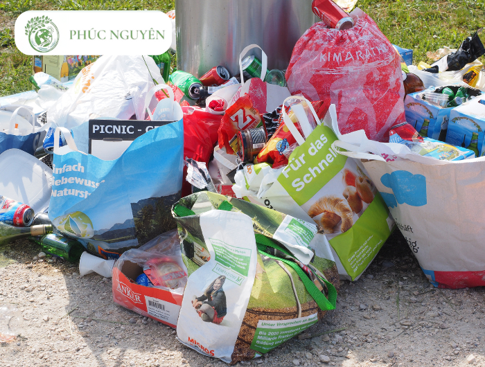 Thu gom rác thải không độc hại